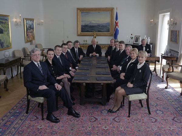 Þriðja ráðuneyti Davíðs Oddssonar með breytingum frá 14. apríl 2001 Mynd af þriðja ráðuneyti Davíðs Oddssonar með breytingum 14. apríl 2001